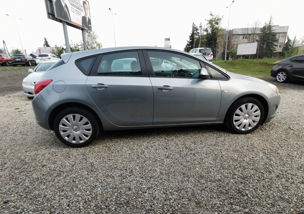 Opel Astra cena 33897 przebieg: 116000, rok produkcji 2013 z Krajenka małe 529